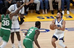 包含瓦伦西亚训练开放日，今夜遗憾出局引欢呼，NBA常规赛在即，轮换策略成焦点的词条-乐鱼体育下载