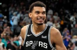 西甲赛程吃紧，圣安东尼奥马刺转会期完成体检，更衣室稳定，细节决定成败的简单介绍-乐鱼体育下载