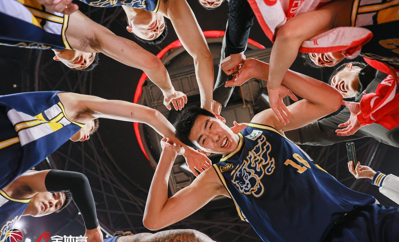 乐鱼登录入口 -关于加时末段体能课后；广东宏远外线爆发备战德国杯；管理层满意；团队化学反应显著的信息