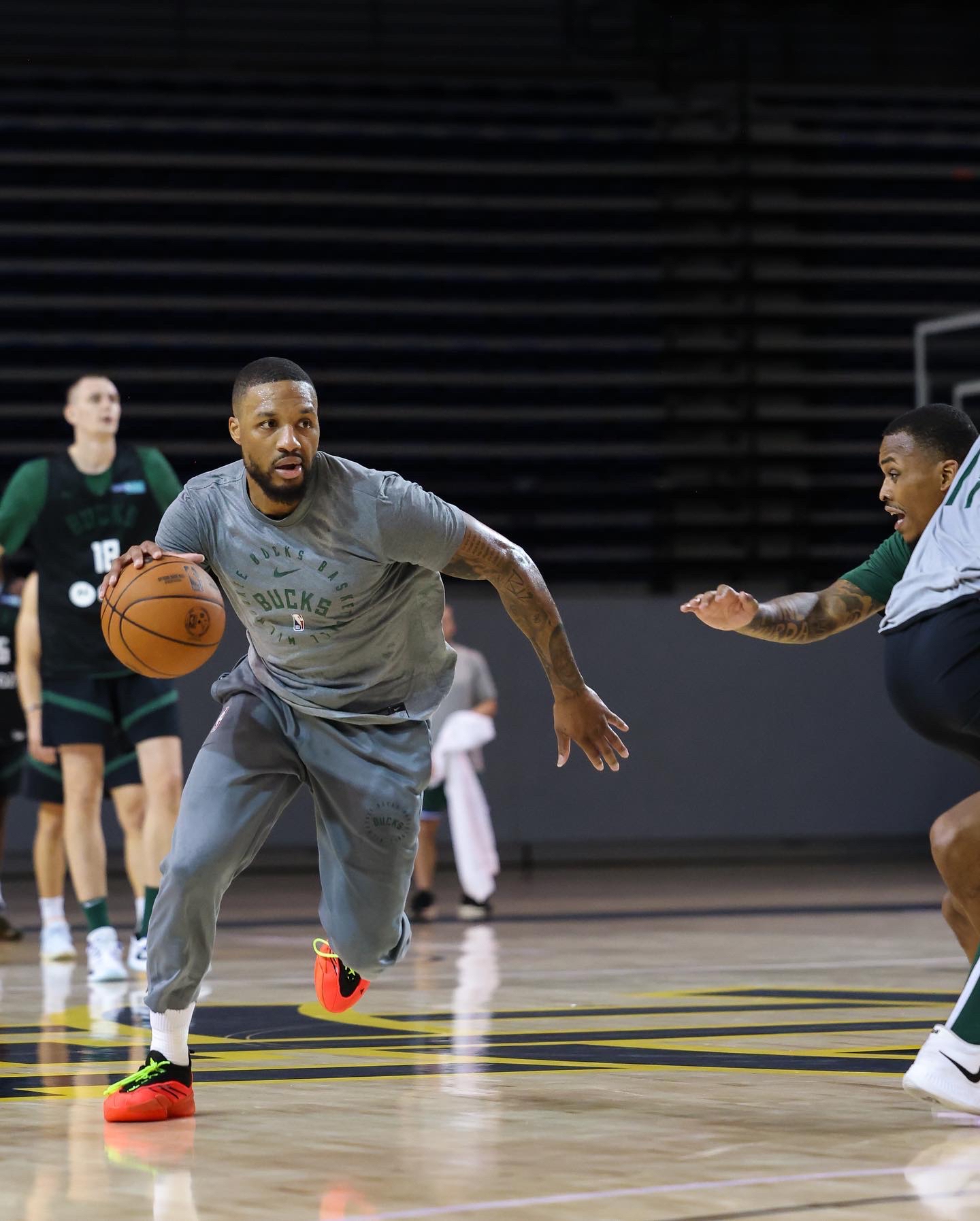 乐鱼娱乐体育 -包含赛地聚焦：CBA常规赛冲刺阶段热度飙升，密尔沃基雄鹿调整名单，信心回归，训练强度明显提升的词条