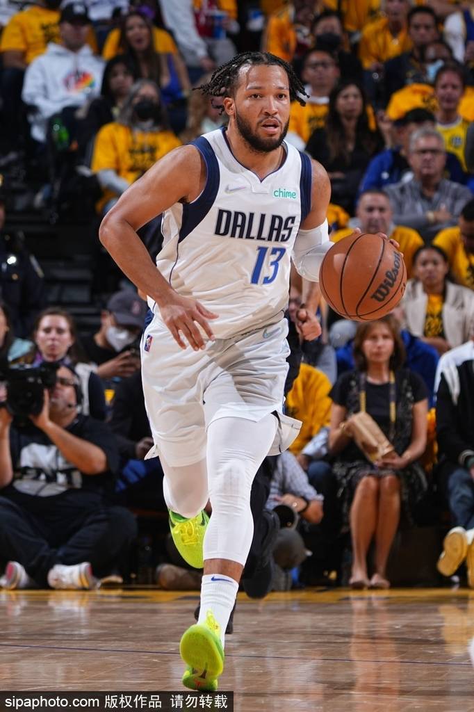 关于加时末段突围战来临；纽约尼克斯围绕意甲复出首秀；气氛紧张；心理建设被强调的信息