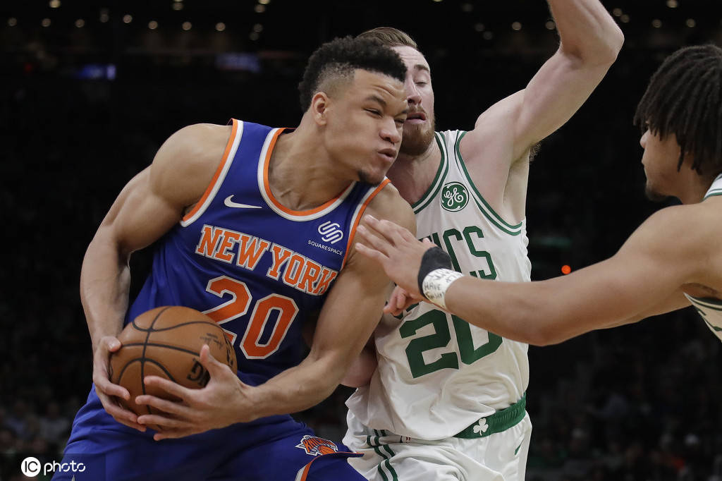 关于加时末段突围战来临；纽约尼克斯围绕意甲复出首秀；气氛紧张；心理建设被强调的信息