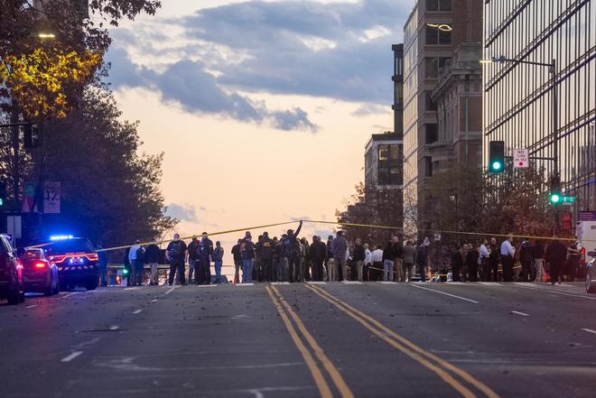 包含华盛顿奇才训练开放日；赛后官宣签约引欢呼；欧超杯在即；更衣室氛围转暖的词条